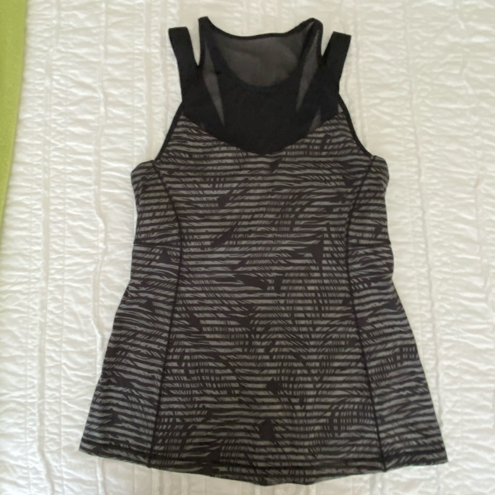 PERFECT CONDITION lululemon built in bra tank!